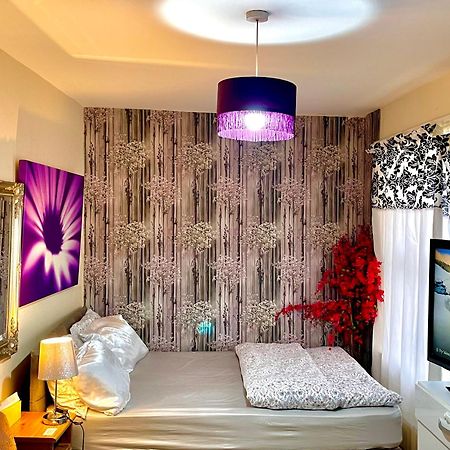 לונדון Comfy Double Bedroom With A Private Toilet מראה חיצוני תמונה