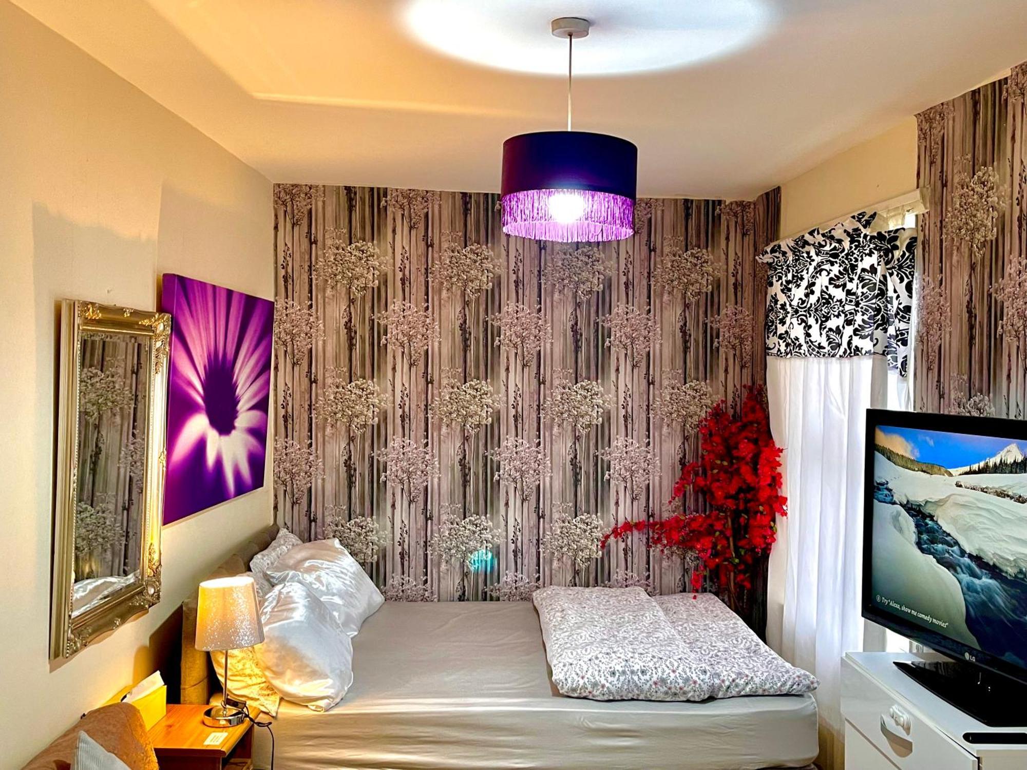 לונדון Comfy Double Bedroom With A Private Toilet מראה חיצוני תמונה
