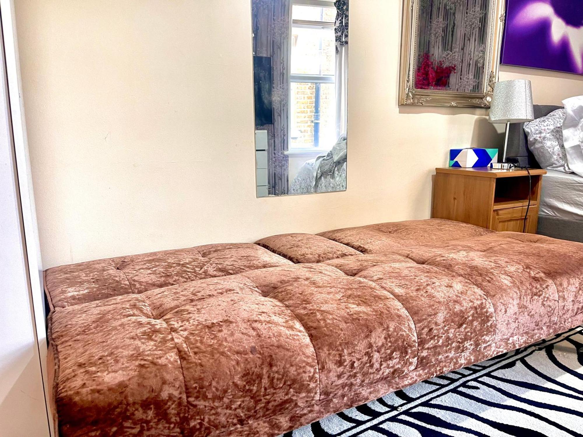 לונדון Comfy Double Bedroom With A Private Toilet מראה חיצוני תמונה